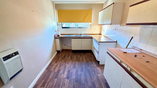 KITCHEN/BREAKFAST ROOM
