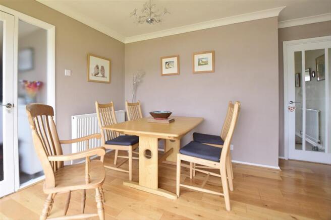 Lounge/Dining Room