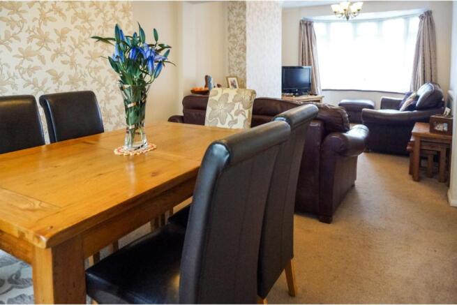 Lounge/Dining Room