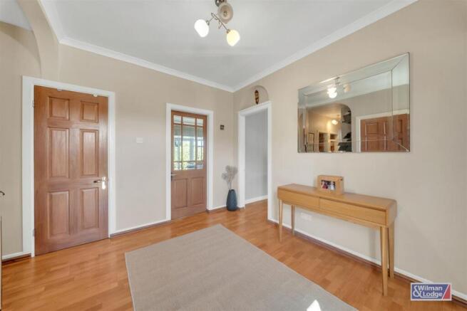 5 bed Detached for sale Image 12