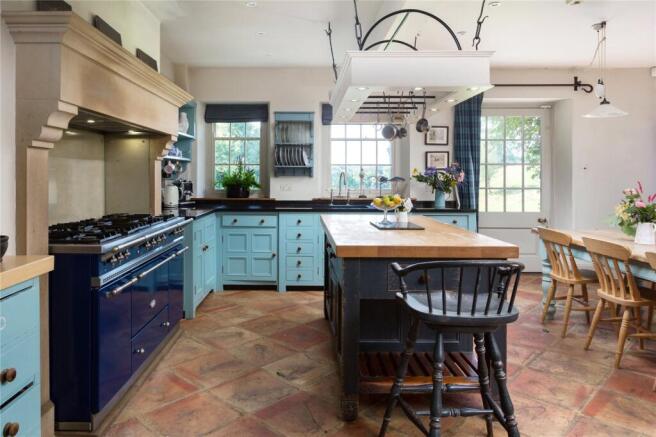 10 bed Detached for sale Image 9