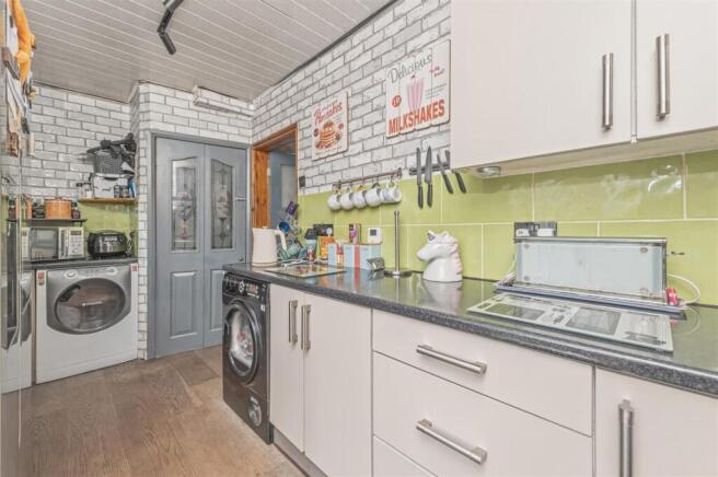3 bed Terraced for sale Image 5