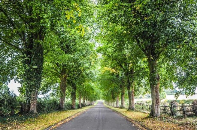 PRIVATE DRIVEWAY TO 