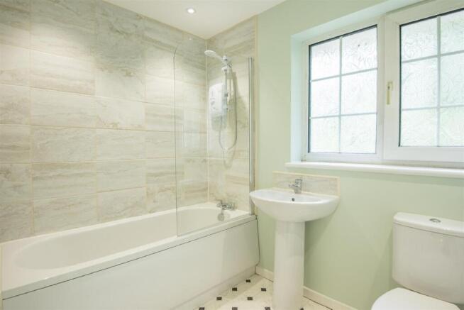 4 bed Detached for sale Image 12