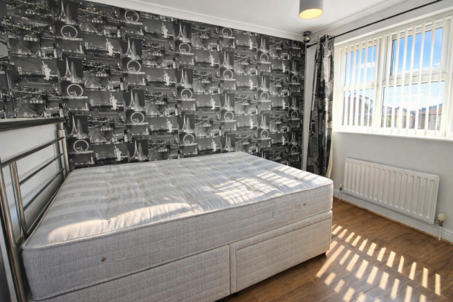 3 bed Terraced for sale Image 5