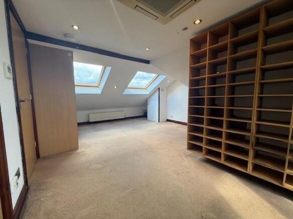 3 bed Town House to rent Image 9