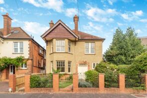 19, Avenue Road, St Albans AL1 3QG