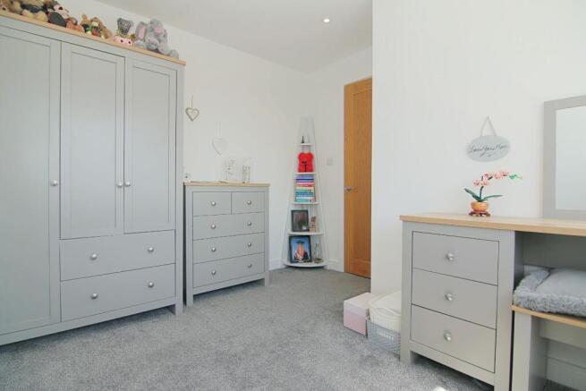 3 bed Town House for sale Image 12