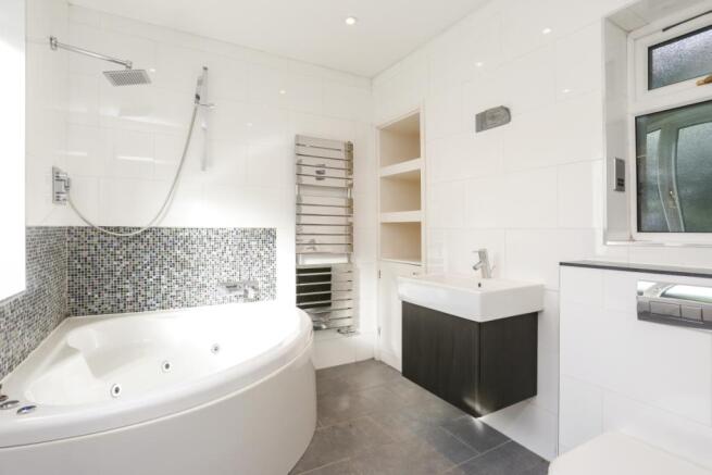 En suite bathroom