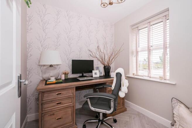 4 bed House for sale Image 6