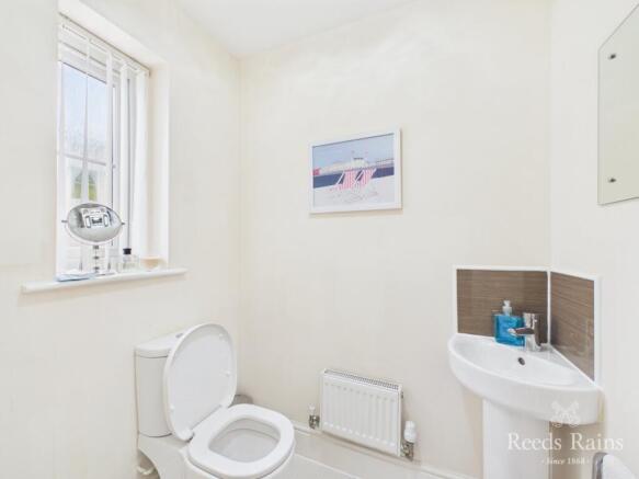 3 bed Detached to rent Image 7