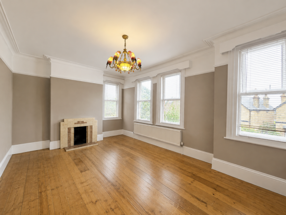 4 bed Semi-Detached for sale Image 10