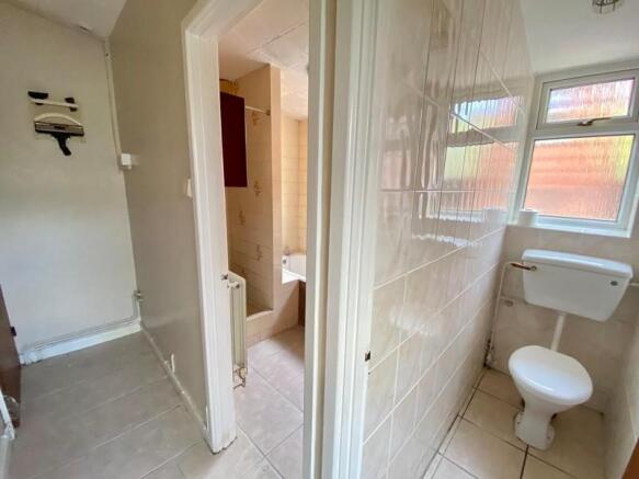 Bath & Shower Room