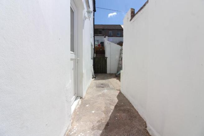 Photo 33