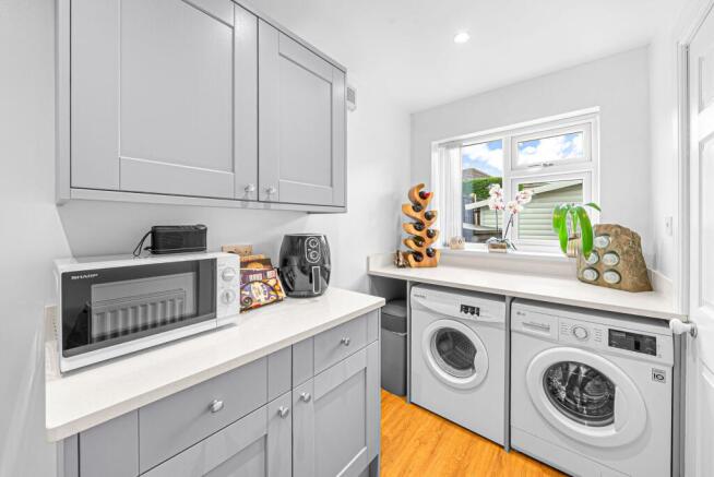 4 bed Detached for sale Image 6