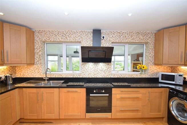 4 bed Detached for sale Image 10