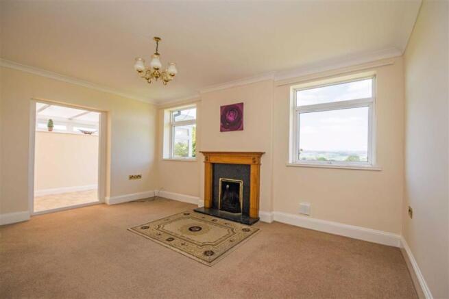 SPACIOUS LOUNGE