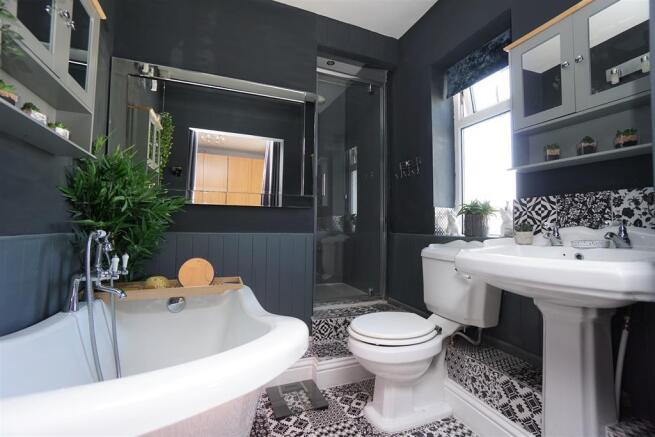 ENSUITE