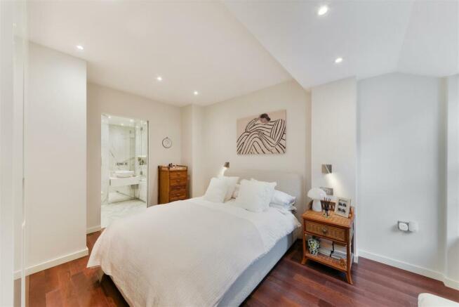 DOUBLE BEDROOM