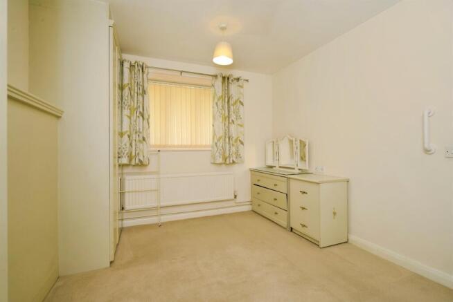 2 bed Semi-Detached Bungalow for sale Image 9