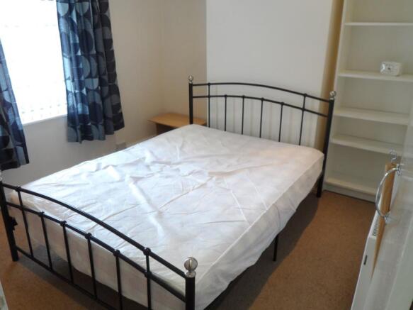 BEDROOM 2