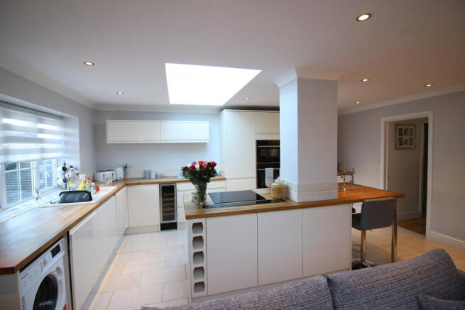 Kitchen Lounge Di...