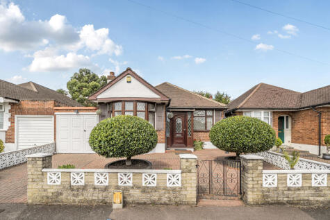 Herlwyn Avenue, Ruislip