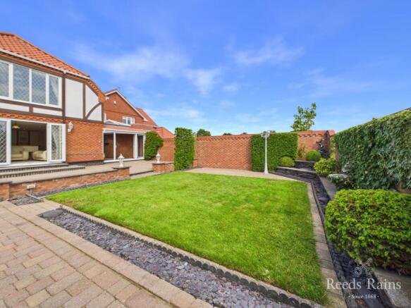 4 bed Semi-Detached for sale Image 6