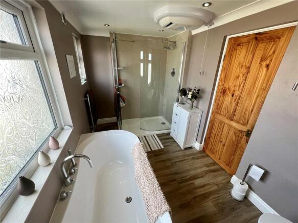 Bath/Shower Room