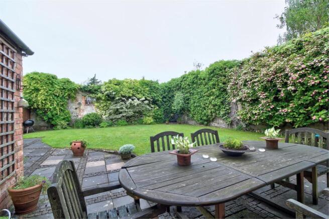 Dining Terrace.jpg