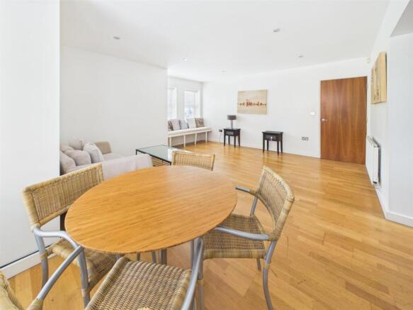 Living Dining Area