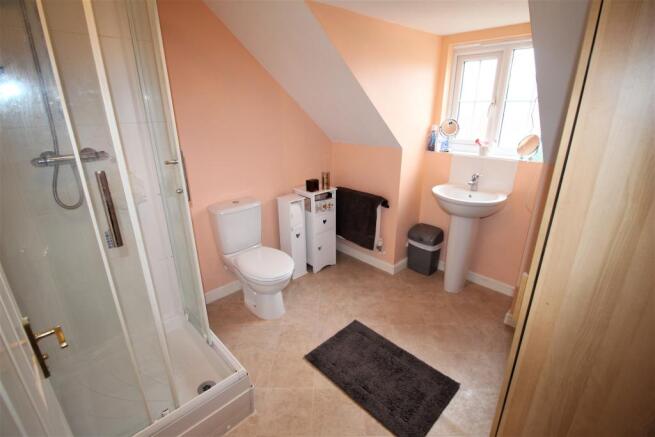 Ensuite.JPG