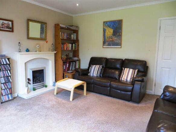 SPACIOUS LOUNGE