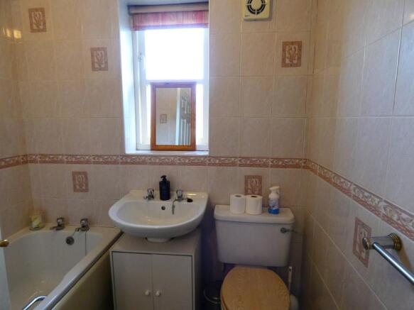 2 bed Semi-Detached for sale Image 11