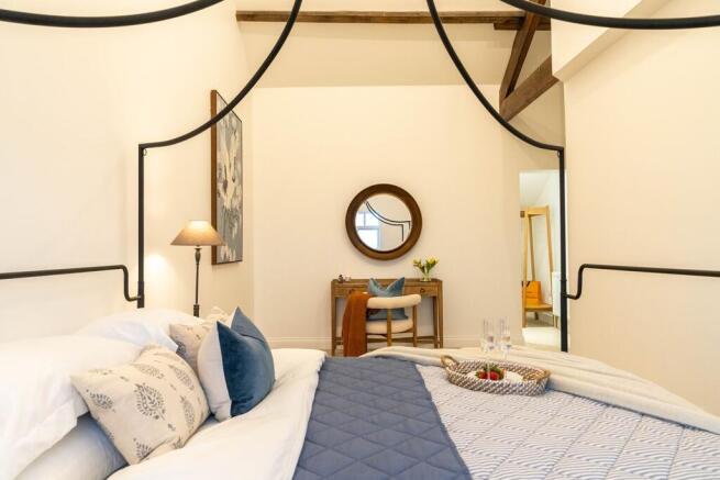 4 bed Barn Conversion for sale Image 10