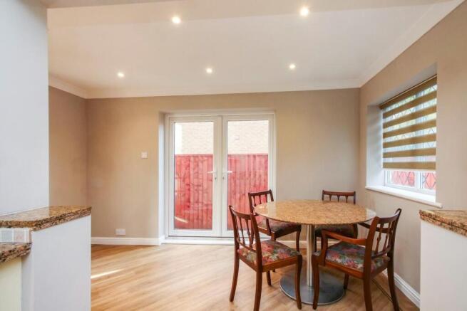 4 bed Detached for sale Image 12