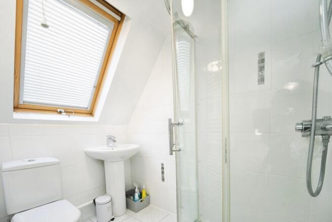 4 bed Detached for sale Image 12