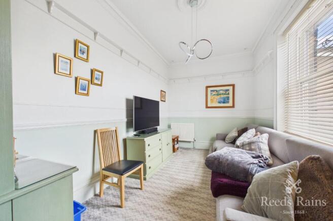 4 bed Detached for sale Image 5