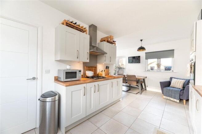 4 bed Detached for sale Image 9