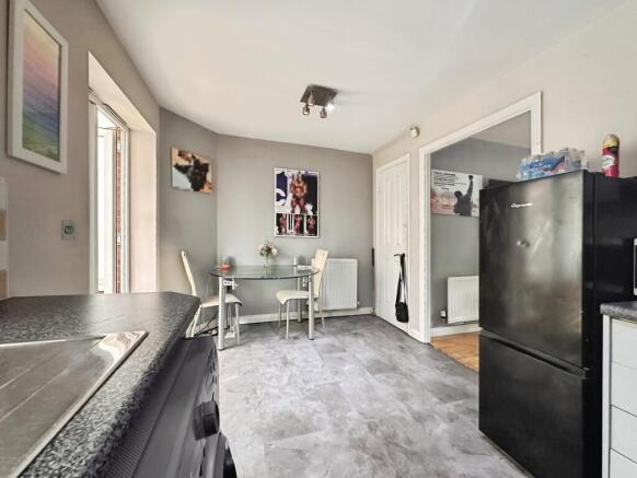 2 bed Terraced for sale Image 5
