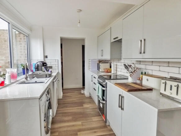 Kitchen/Breakfast...