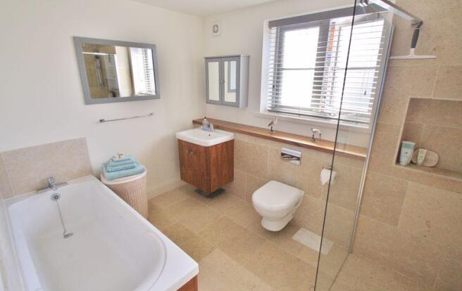 Family Bathroom 