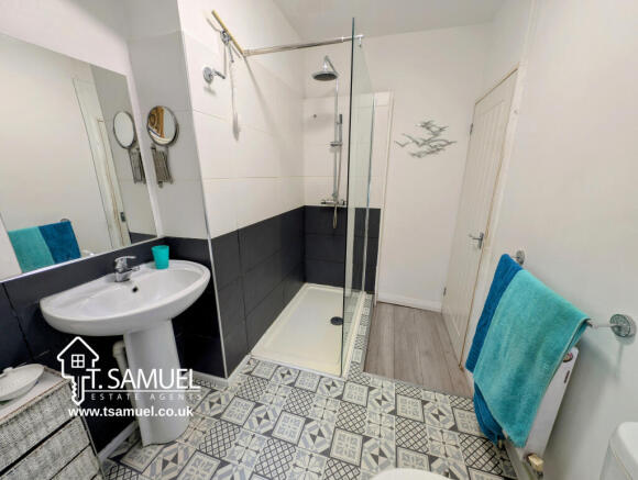 Upstairs bathroom