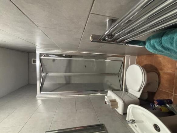 5 bed End of Terrace to rent Image 5