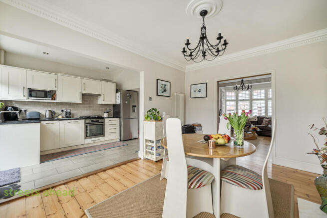 b9853460-e3e5-4c7...