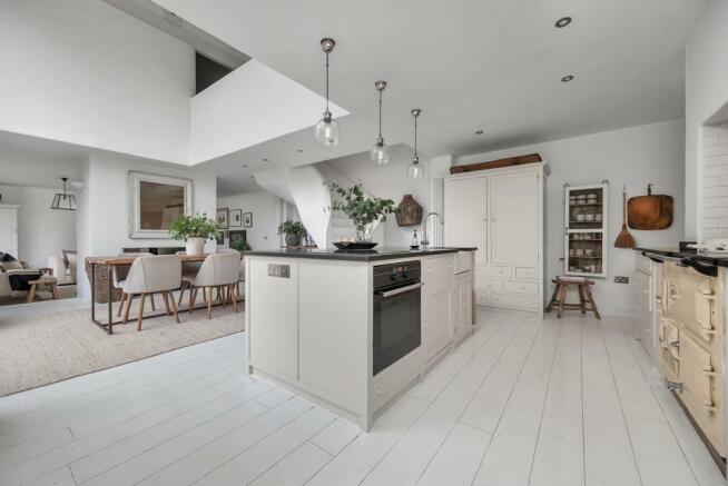 LIVING / DINING KITCHEN