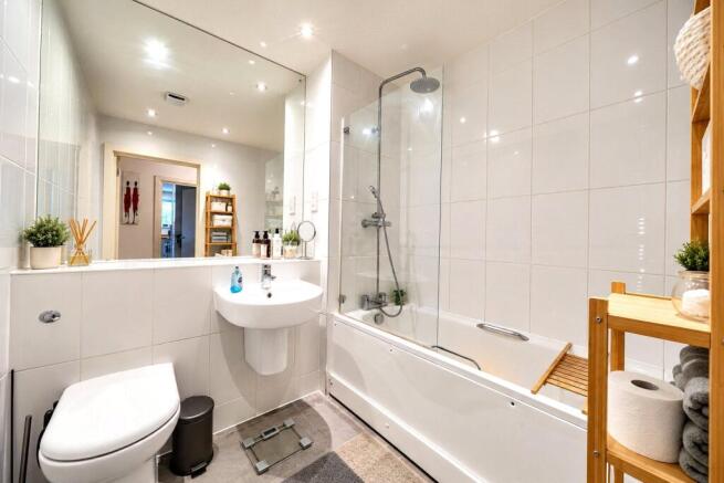 Ash Way, Woodford Green photo 4