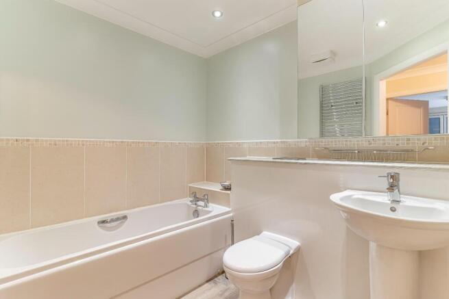 2 bed Apartment for sale Image 12