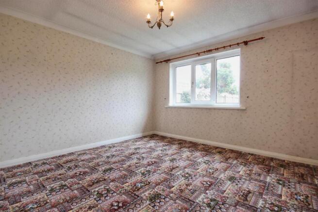 BEDROOM 1 (REAR)