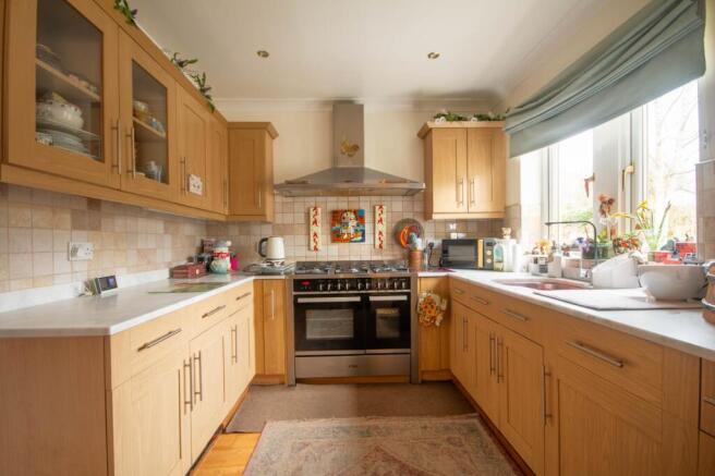 4 bed Detached for sale Image 6